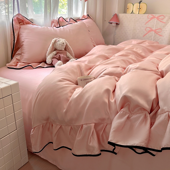 91家纺网 家纺一手货源 找家纺 爱彼家纺 2025春夏新款夏季凉感冰丝花边四件套 冰丝花边款-樱桃粉