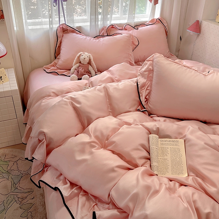 91家纺网 家纺一手货源 找家纺 爱彼家纺 2025春夏新款夏季凉感冰丝花边四件套 冰丝花边款-樱桃粉