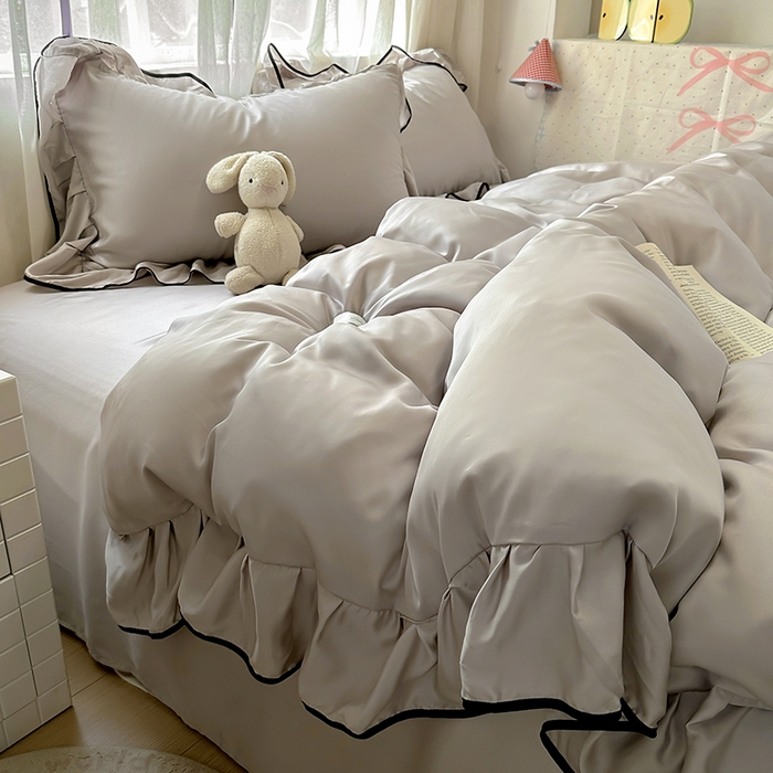 91家纺网 家纺一手货源 找家纺 爱彼家纺 2025春夏新款夏季凉感冰丝花边四件套 冰丝花边款-月影灰