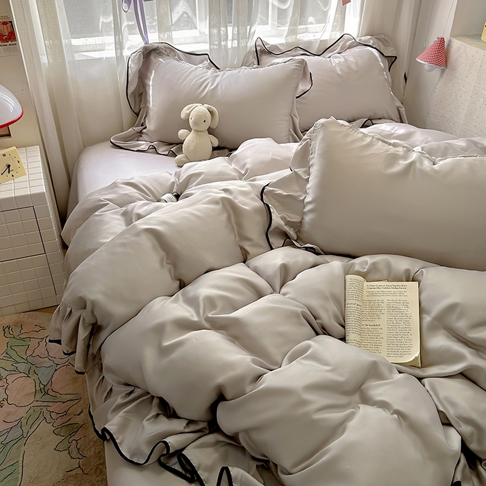 91家纺网 家纺一手货源 找家纺 爱彼家纺 2025春夏新款夏季凉感冰丝花边四件套 冰丝花边款-月影灰