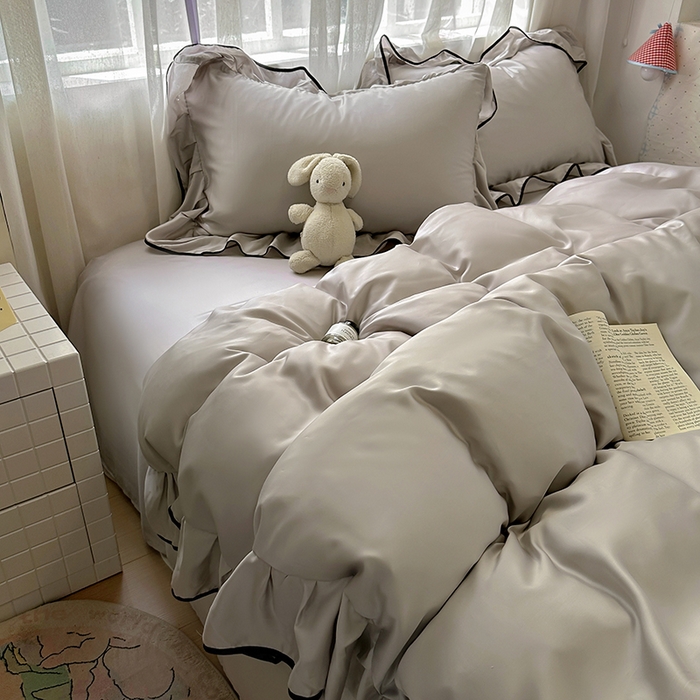 91家纺网 家纺一手货源 找家纺 爱彼家纺 2025春夏新款夏季凉感冰丝花边四件套 冰丝花边款-月影灰