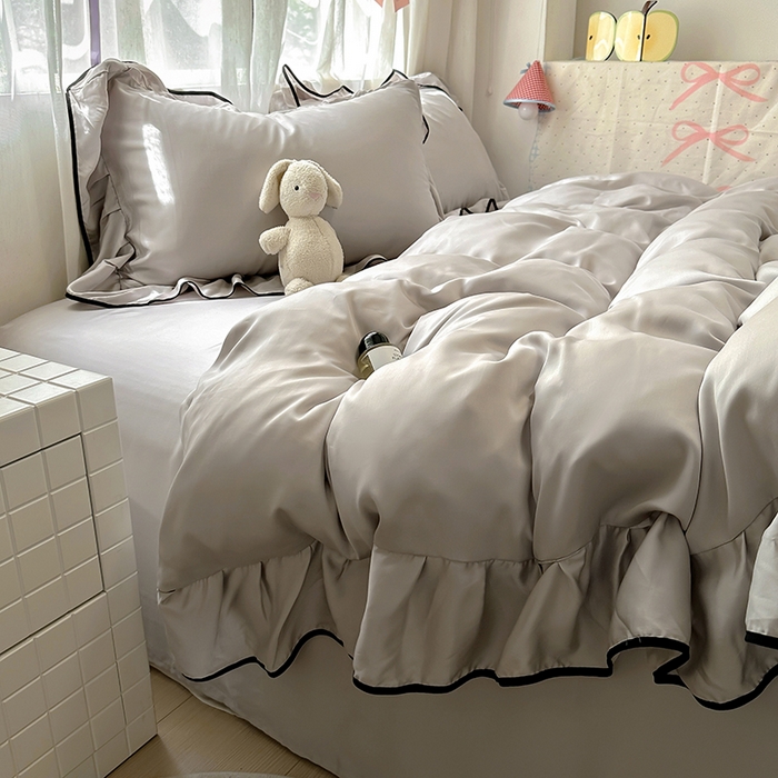 91家纺网 家纺一手货源 找家纺 爱彼家纺 2025春夏新款夏季凉感冰丝花边四件套 冰丝花边款-月影灰