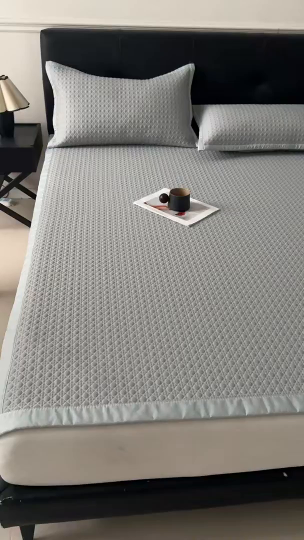 91家纺网 家纺一手货源 找家纺 耐思家纺 2025新款MIN豆豆凉席空调席系列-床席款 MIN冰豆豆-冰川灰-床席款