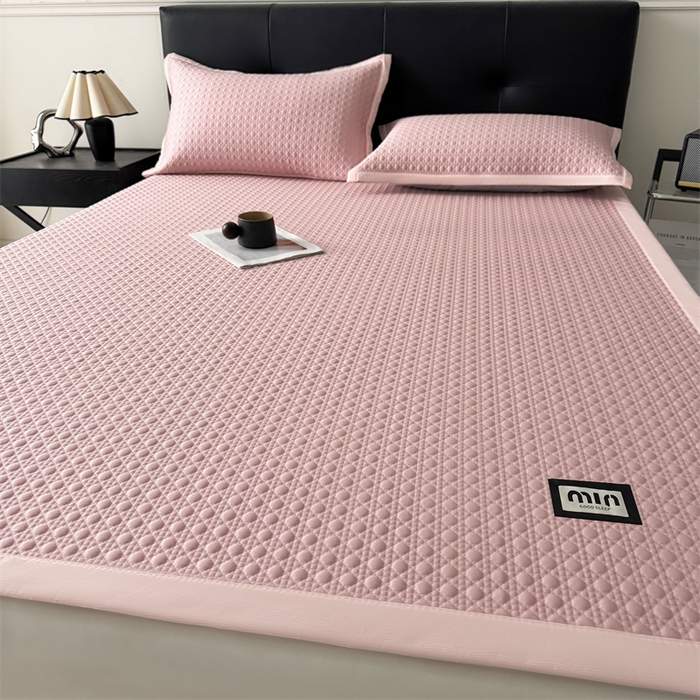 91家纺网 家纺一手货源 找家纺 耐思家纺 2025新款MIN豆豆凉席空调席系列-床席款 MIN冰豆豆-豆沙粉-床席款
