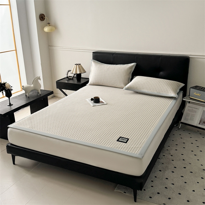 91家纺网 家纺一手货源 找家纺 耐思家纺 2025新款MIN豆豆凉席空调席系列-床席款 MIN冰豆豆-麦卡其-床席款