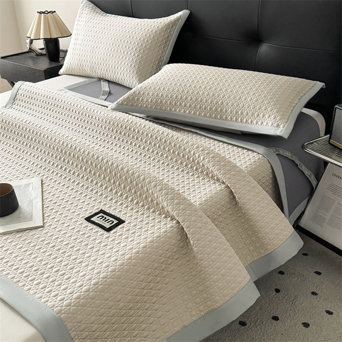 91家纺网 家纺一手货源 找家纺 耐思家纺 2025新款MIN豆豆凉席空调席系列-床席款 MIN冰豆豆-麦卡其-床席款