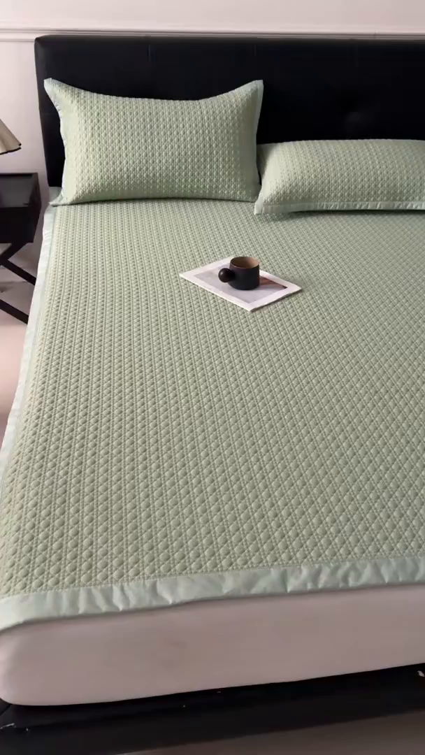 91家纺网 家纺一手货源 找家纺 耐思家纺 2025新款MIN豆豆凉席空调席系列-床席款 MIN冰豆豆-月光绿-床席款