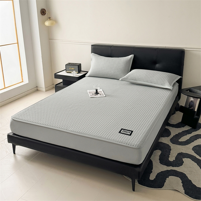 91家纺网 家纺一手货源 找家纺 耐思家纺 2025新款MIN豆豆凉席空调席系列-床笠款 MIN冰豆豆-冰川灰-床笠款