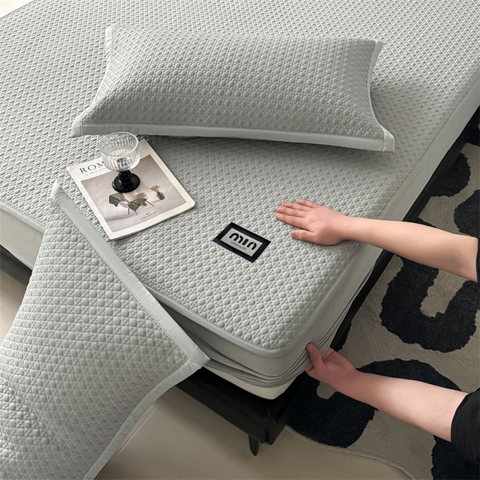 91家纺网 家纺一手货源 找家纺 耐思家纺 2025新款MIN豆豆凉席空调席系列-床笠款 MIN冰豆豆-冰川灰-床笠款