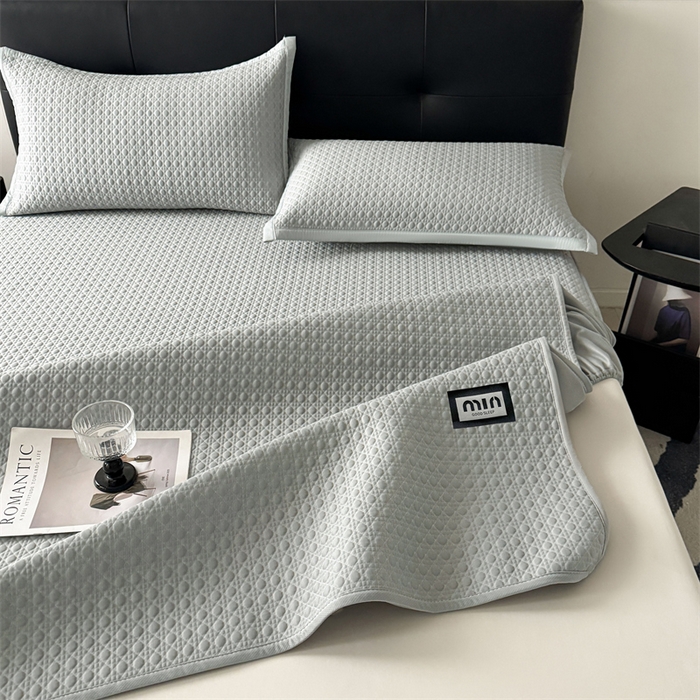 91家纺网 家纺一手货源 找家纺 耐思家纺 2025新款MIN豆豆凉席空调席系列-床笠款 MIN冰豆豆-冰川灰-床笠款