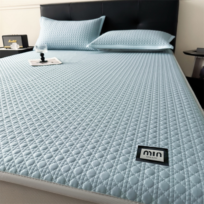 91家纺网 家纺一手货源 找家纺 耐思家纺 2025新款MIN豆豆凉席空调席系列-床笠款 MIN冰豆豆-冰晶蓝-床笠款