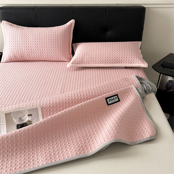 91家纺网 家纺一手货源 找家纺 耐思家纺 2025新款MIN豆豆凉席空调席系列-床笠款 MIN冰豆豆-豆沙粉-床笠款