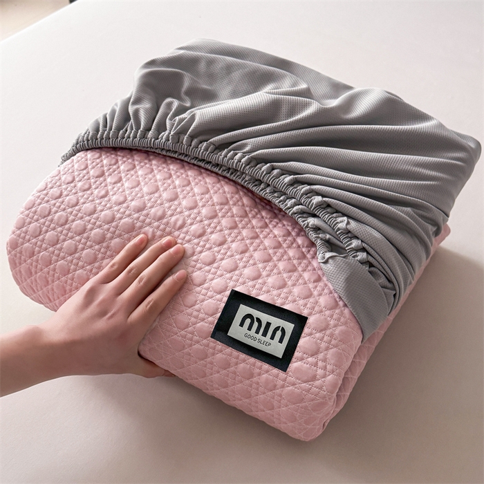 91家纺网 家纺一手货源 找家纺 耐思家纺 2025新款MIN豆豆凉席空调席系列-床笠款 MIN冰豆豆-豆沙粉-床笠款