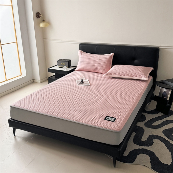 91家纺网 家纺一手货源 找家纺 耐思家纺 2025新款MIN豆豆凉席空调席系列-床笠款 MIN冰豆豆-豆沙粉-床笠款