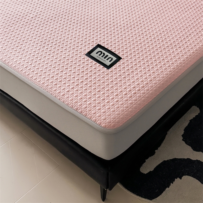 91家纺网 家纺一手货源 找家纺 耐思家纺 2025新款MIN豆豆凉席空调席系列-床笠款 MIN冰豆豆-豆沙粉-床笠款