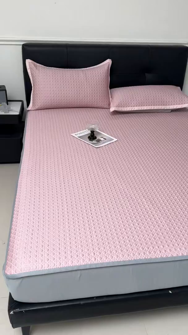 91家纺网 家纺一手货源 找家纺 耐思家纺 2025新款MIN豆豆凉席空调席系列-床笠款 MIN冰豆豆-豆沙粉-床笠款