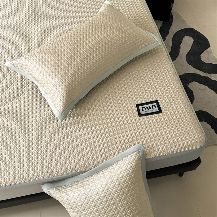 91家纺网 家纺一手货源 找家纺 耐思家纺 2025新款MIN豆豆凉席空调席系列-床笠款 MIN冰豆豆-麦卡其-床笠款