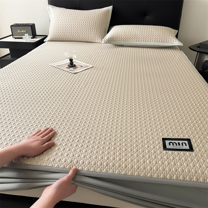 91家纺网 家纺一手货源 找家纺 耐思家纺 2025新款MIN豆豆凉席空调席系列-床笠款 MIN冰豆豆-麦卡其-床笠款