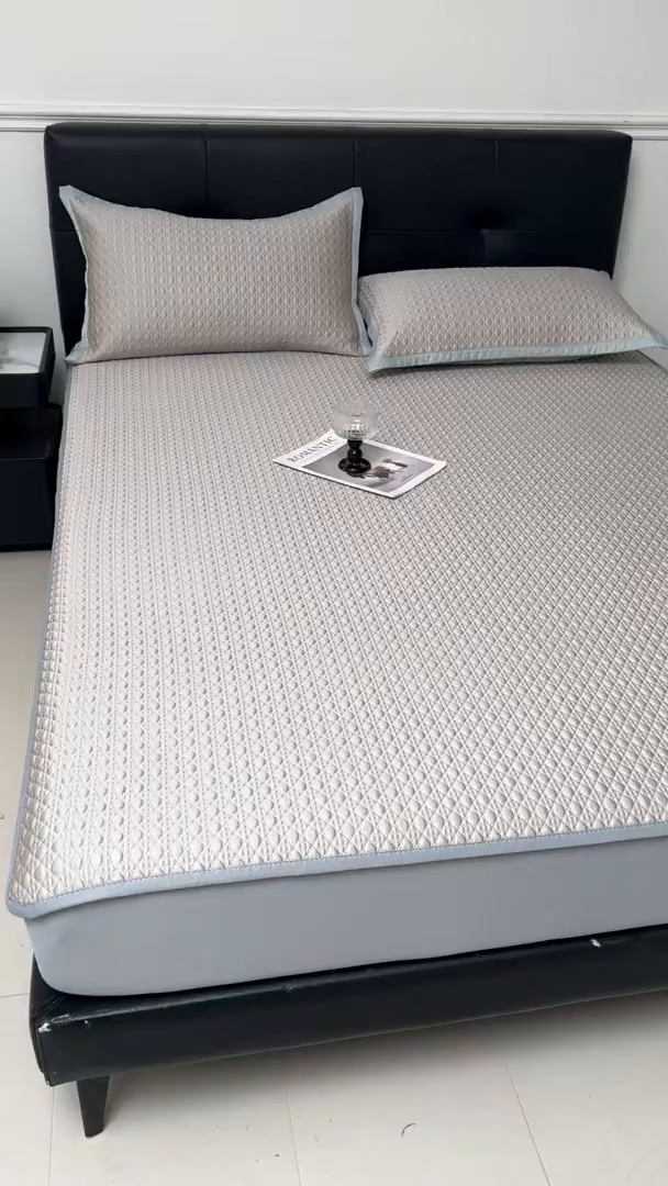 91家纺网 家纺一手货源 找家纺 耐思家纺 2025新款MIN豆豆凉席空调席系列-床笠款 MIN冰豆豆-麦卡其-床笠款