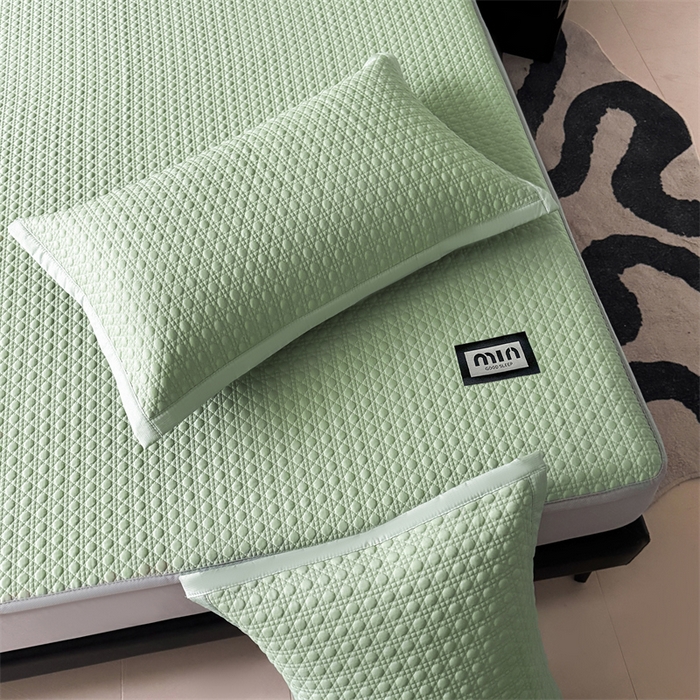 91家纺网 家纺一手货源 找家纺 耐思家纺 2025新款MIN豆豆凉席空调席系列-床笠款 MIN冰豆豆-月光绿-床笠款