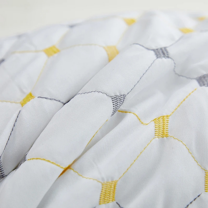 91家纺网 家纺一手货源 找家纺 雅晨枕芯 2025新款满天星单边枕头枕芯 满天星单边枕-白色 48x74cm/只 高枕 800g