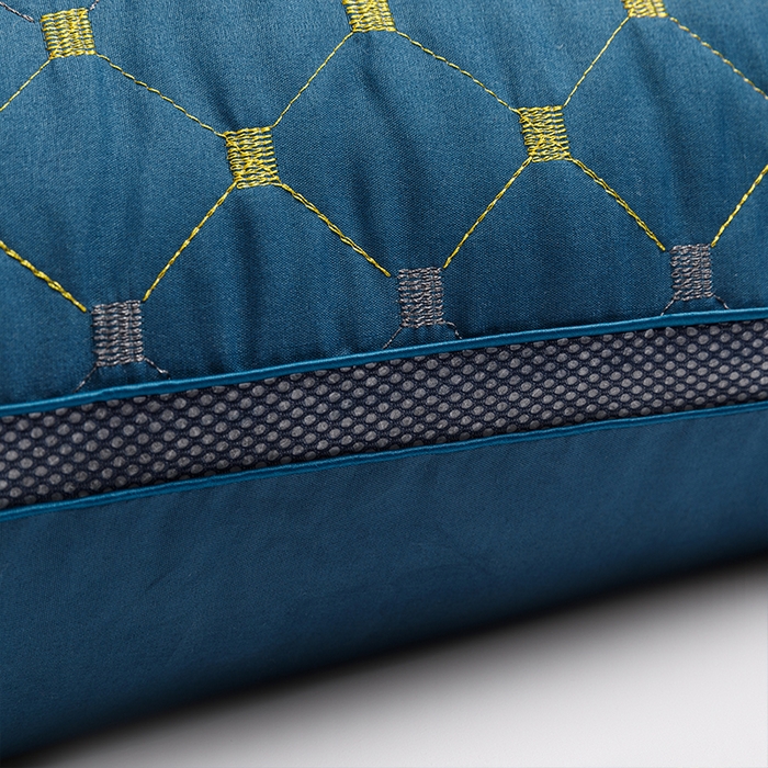 91家纺网 家纺一手货源 找家纺 雅晨枕芯 2025新款满天星透气绗绣羽丝绒枕芯枕头 满天星绗绣羽丝绒枕-蓝色 48x74中枕/只 700克