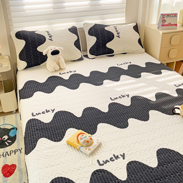 91家纺网 家纺一手货源 找家纺 （总）金鑫汇家纺 2025新款全棉绗缝夹棉印花床盖