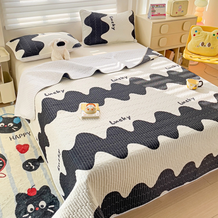 91家纺网 家纺一手货源 找家纺 （总）金鑫汇家纺 2025新款全棉绗缝夹棉印花床盖