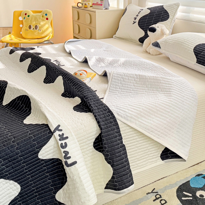 91家纺网 家纺一手货源 找家纺 金鑫汇家纺 2025新款全棉绗缝夹棉印花床盖 波浪世界