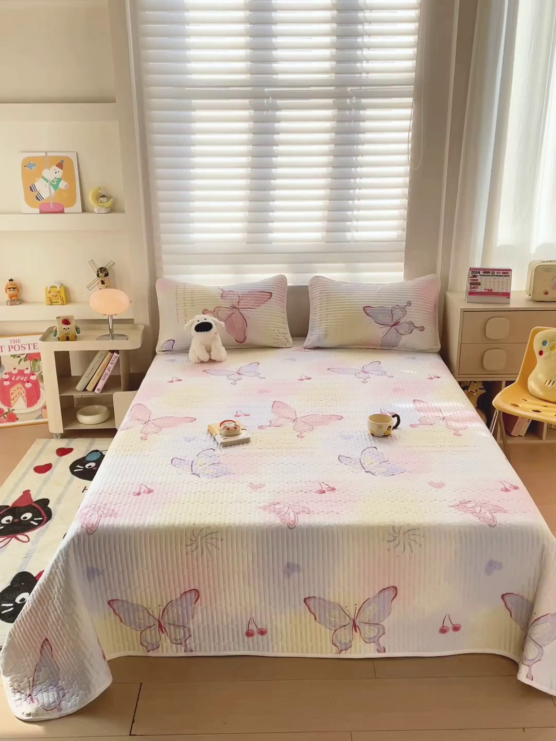 91家纺网 家纺一手货源 找家纺 金鑫汇家纺 2025新款全棉绗缝夹棉印花床盖 彩蝶飞舞