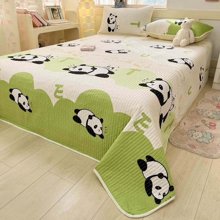 91家纺网 家纺一手货源 找家纺 金鑫汇家纺 2025新款全棉绗缝夹棉印花床盖 可爱熊猫 床盖