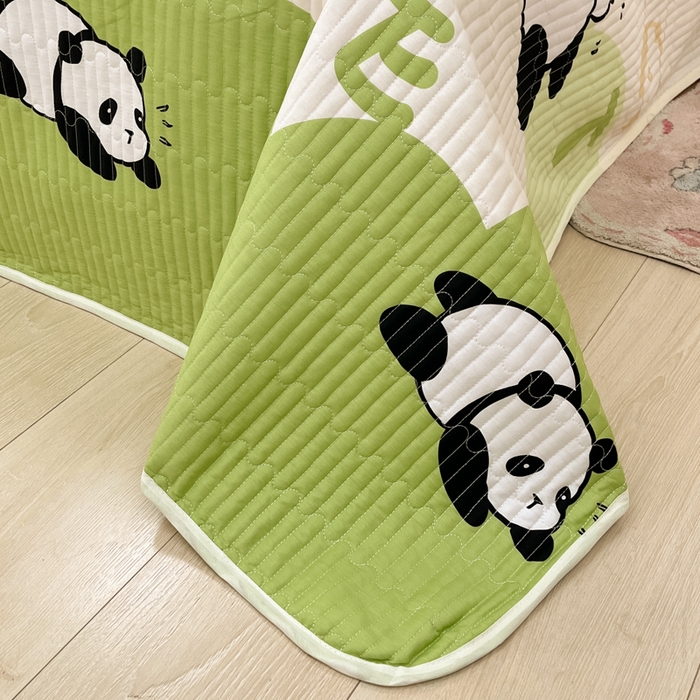 91家纺网 家纺一手货源 找家纺 金鑫汇家纺 2025新款全棉绗缝夹棉印花床盖 可爱熊猫 床盖