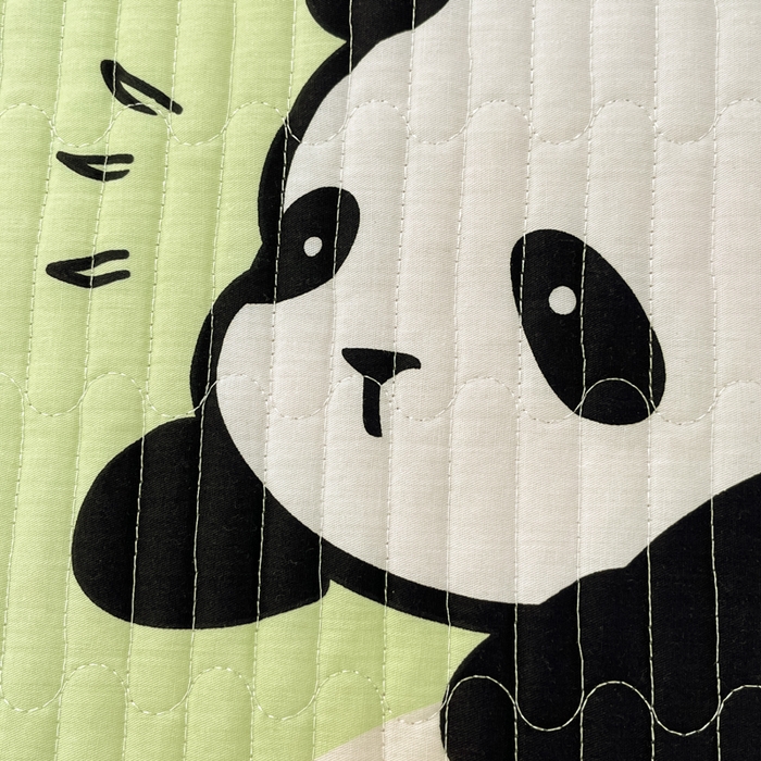 91家纺网 家纺一手货源 找家纺 金鑫汇家纺 2025新款全棉绗缝夹棉印花床盖 可爱熊猫 床盖