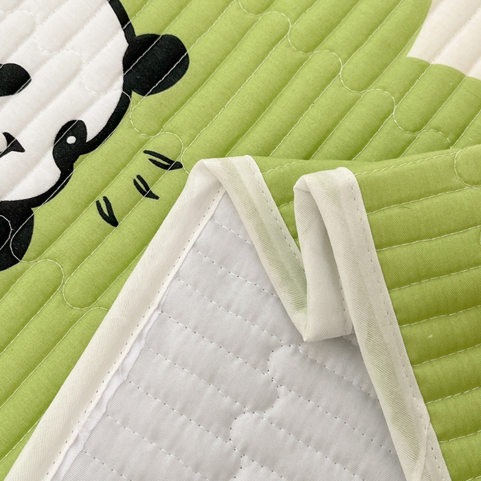 91家纺网 家纺一手货源 找家纺 金鑫汇家纺 2025新款全棉绗缝夹棉印花床盖 可爱熊猫 床盖