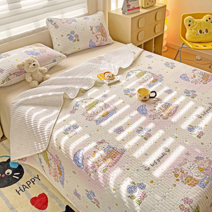 91家纺网 家纺一手货源 找家纺 金鑫汇家纺 2025新款全棉绗缝夹棉印花床盖 喵喵日记