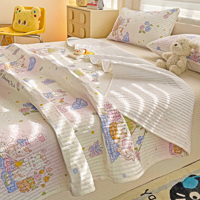 91家纺网 家纺一手货源 找家纺 金鑫汇家纺 2025新款全棉绗缝夹棉印花床盖 喵喵日记