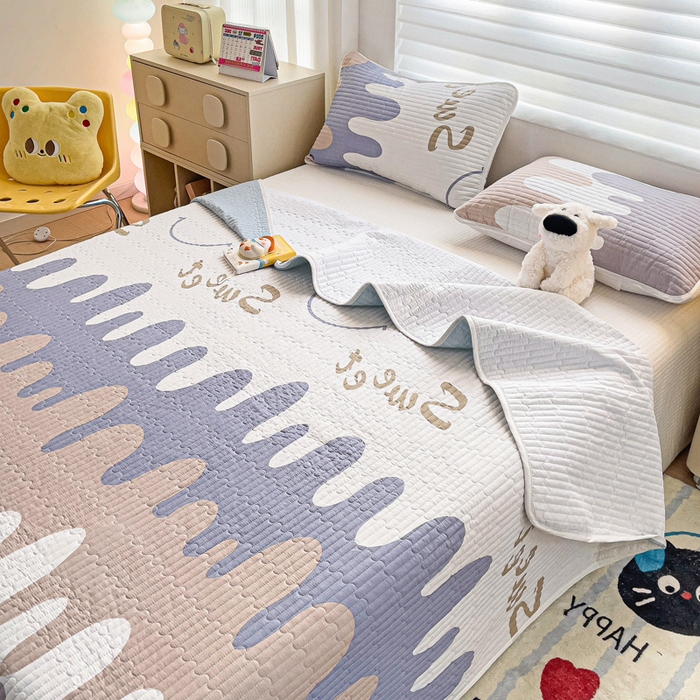 金鑫汇家纺 2025新款全棉绗缝夹棉印花床盖 奶油粉