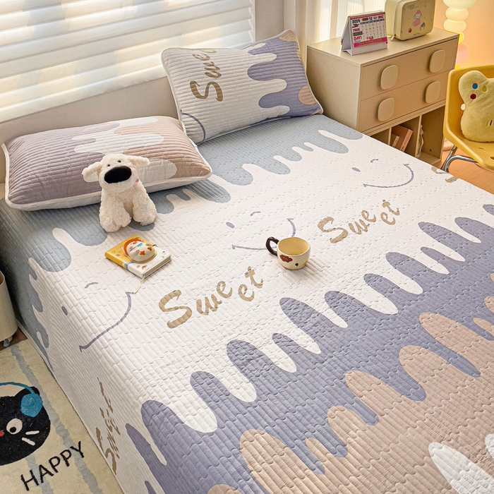 91家纺网 家纺一手货源 找家纺 金鑫汇家纺 2025新款全棉绗缝夹棉印花床盖 奶油粉