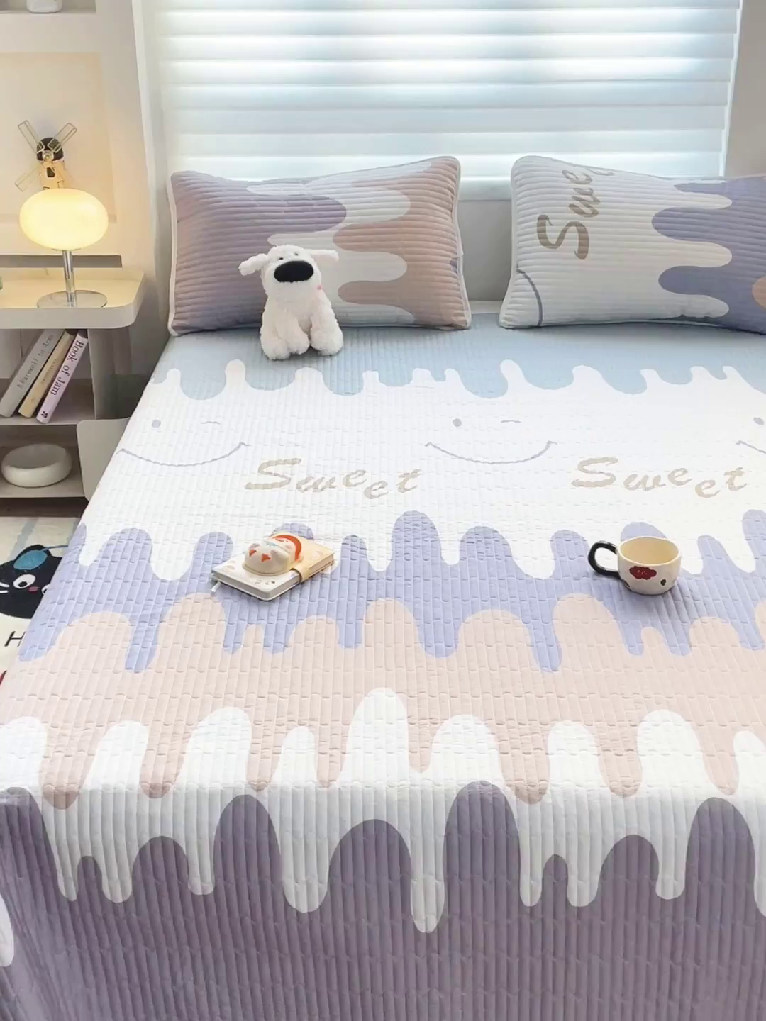 91家纺网 家纺一手货源 找家纺 金鑫汇家纺 2025新款全棉绗缝夹棉印花床盖 奶油粉