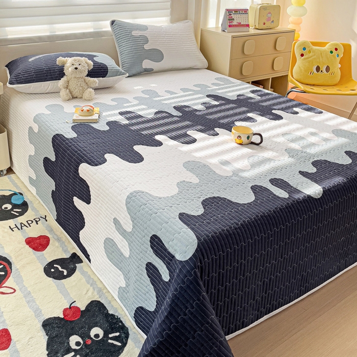 91家纺网 家纺一手货源 找家纺 金鑫汇家纺 2025新款全棉绗缝夹棉印花床盖 奶油蓝