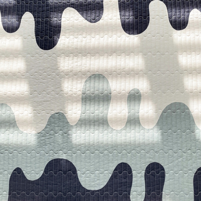 91家纺网 家纺一手货源 找家纺 金鑫汇家纺 2025新款全棉绗缝夹棉印花床盖 奶油蓝