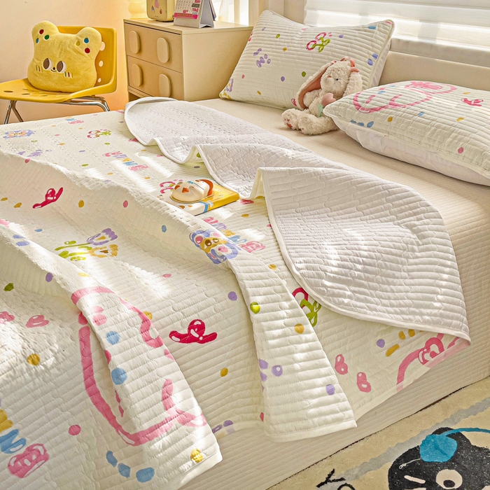 91家纺网 家纺一手货源 找家纺 金鑫汇家纺 2025新款全棉绗缝夹棉印花床盖 奇趣小兔