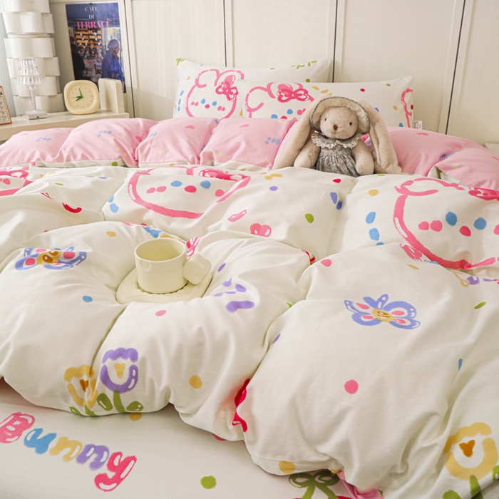 91家纺网 家纺一手货源 找家纺 金鑫汇家纺 2025新款13070全棉好卖花型套件系列-单被套 奇趣小兔