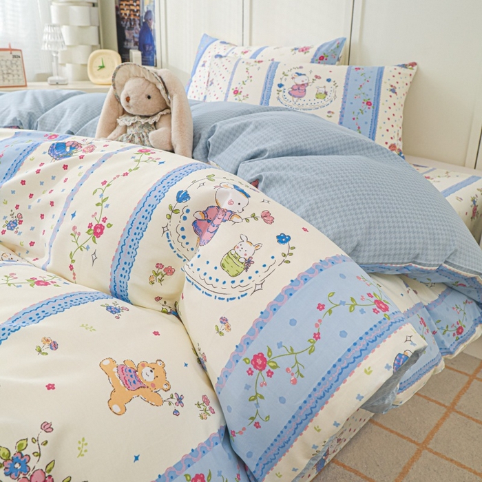 91家纺网 家纺一手货源 找家纺 金鑫汇家纺 2025新款13070全棉好卖花型套件系列-四件套 快乐萌兔