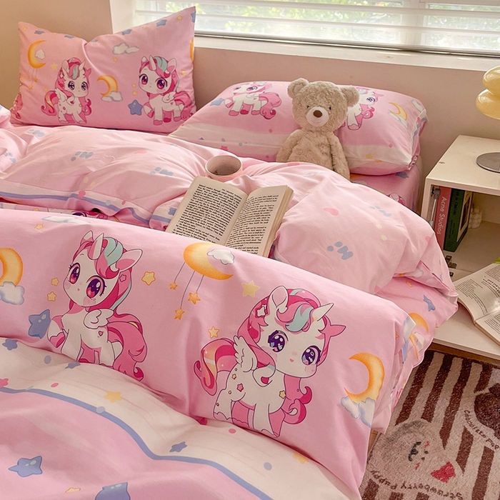 91家纺网 家纺一手货源 找家纺 金鑫汇家纺 2025新款13070全棉好卖花型套件系列-四件套 小马莉儿