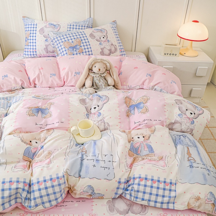 91家纺网 家纺一手货源 找家纺 金鑫汇家纺 2025新款13070全棉好卖花型套件系列-四件套 熊熊精灵