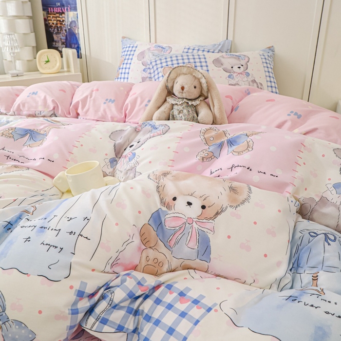 91家纺网 家纺一手货源 找家纺 金鑫汇家纺 2025新款13070全棉好卖花型套件系列-四件套 熊熊精灵