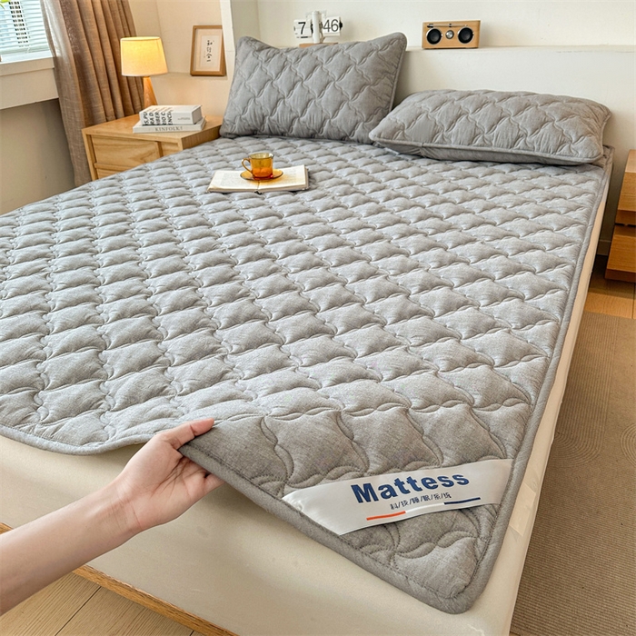 91家纺网 家纺一手货源 找家纺 3C 2025新款全棉水洗棉抗菌夹棉床垫褥子床护垫 波浪格-星空灰