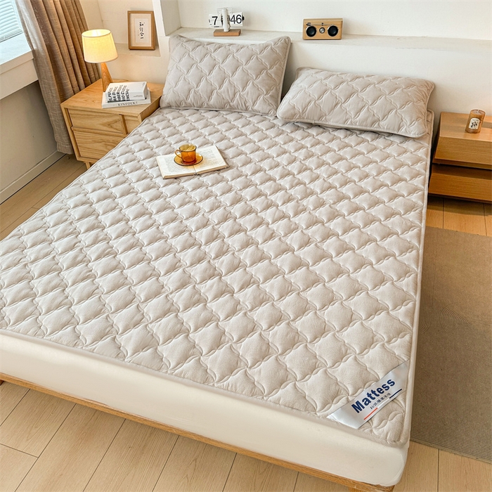 91家纺网 家纺一手货源 找家纺 3C 2025新款全棉水洗棉抗菌夹棉床垫褥子床护垫 波浪格-浅卡其