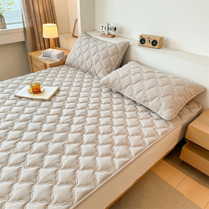 91家纺网 家纺一手货源 找家纺 3C 2025新款全棉水洗棉抗菌夹棉床垫褥子床护垫 波浪格-浅卡其